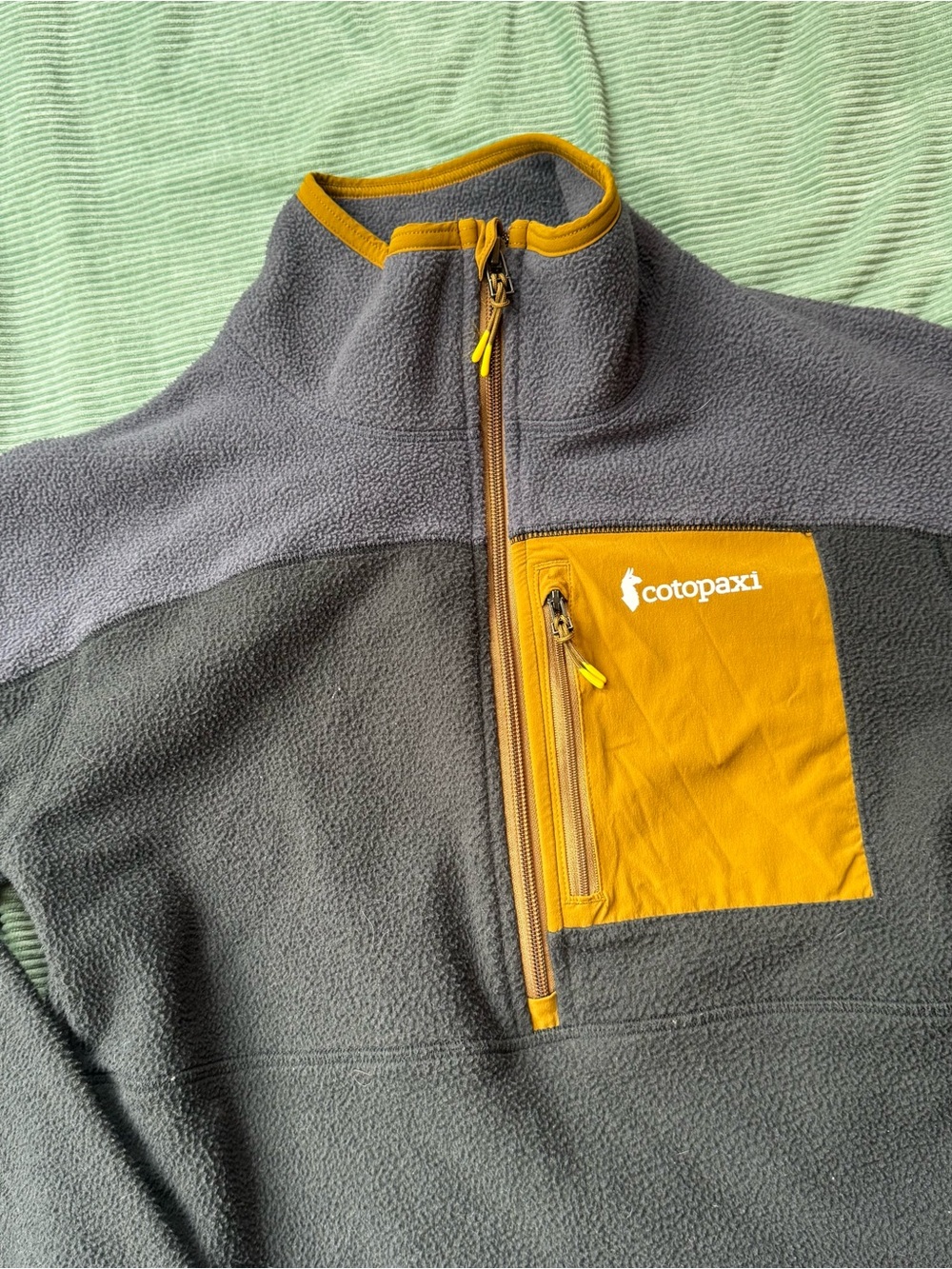 cotopaxi women’s Gray Fleece Pullover with Mustard Pocket